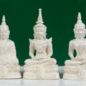 รูปเหมือนลอยองค์ พระแก้วมรกต 3 ฤดู เนื้อเงินพ่นทรายประกายเพชร สูง 2.6 เซน ออกปี 2538