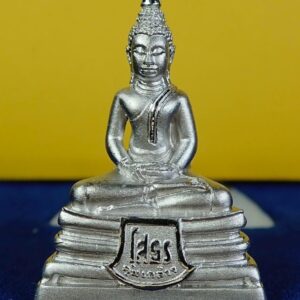 พระพุทธโสธรคุ้มเกล้า “เนื้อเงินชุบทองคำขาว”  รุ่น “ใต้ร่มพระบารมี คุ้มเกล้า”